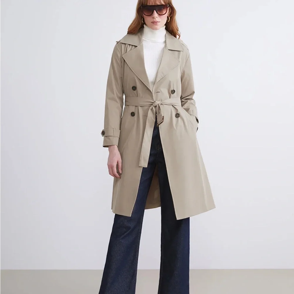 Elegant Tan Trench Coat - Picture 1 of 8